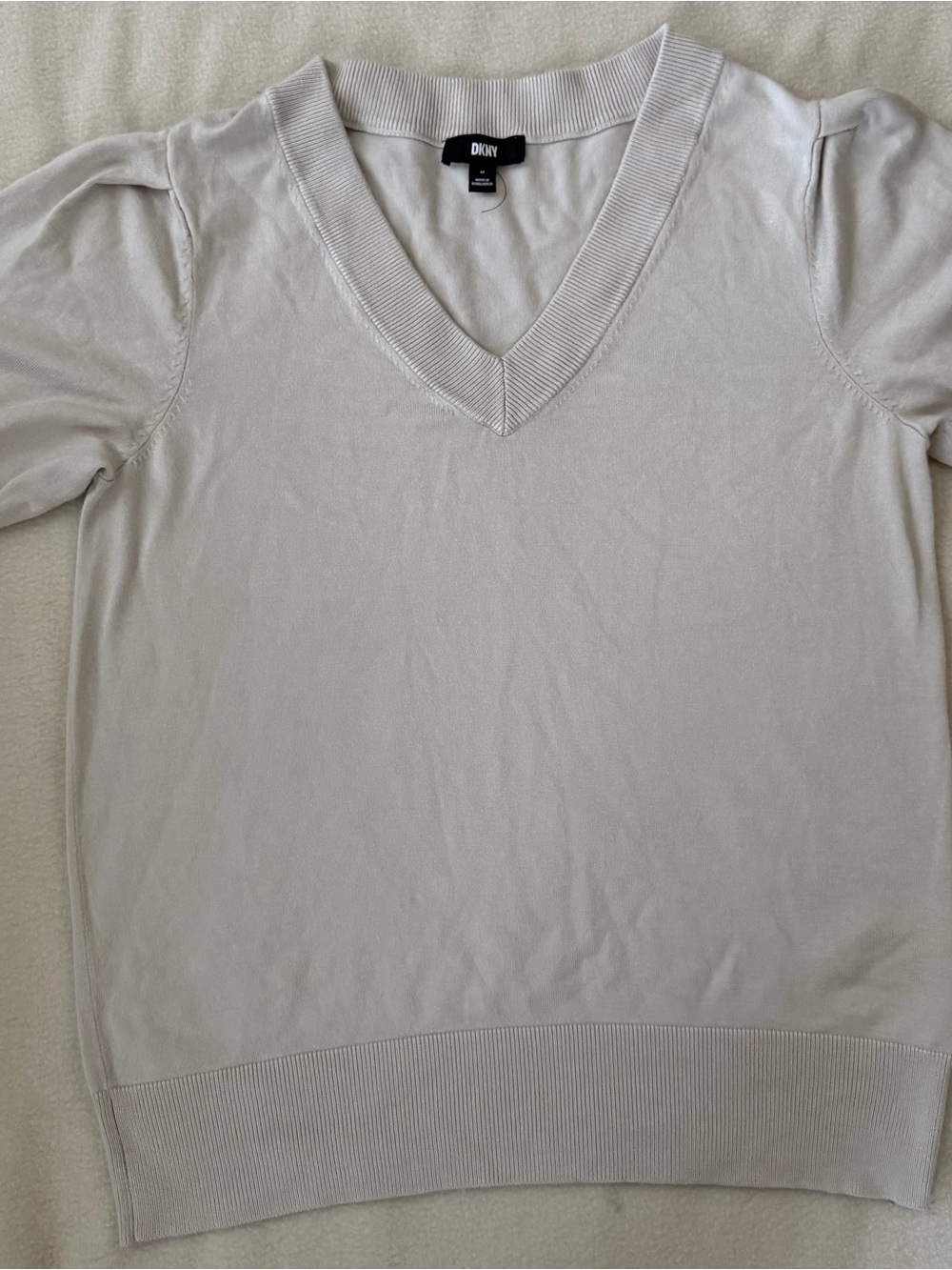 DKNY Beige V-Neck Short Sleeve Sweater / Knit Top M